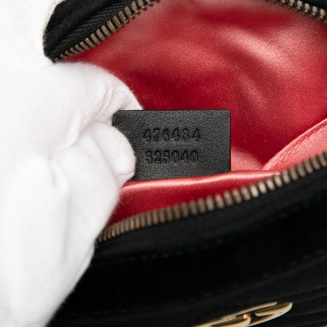 Gucci GG Marmont Matelasse Velvet Belt Bag Zwart