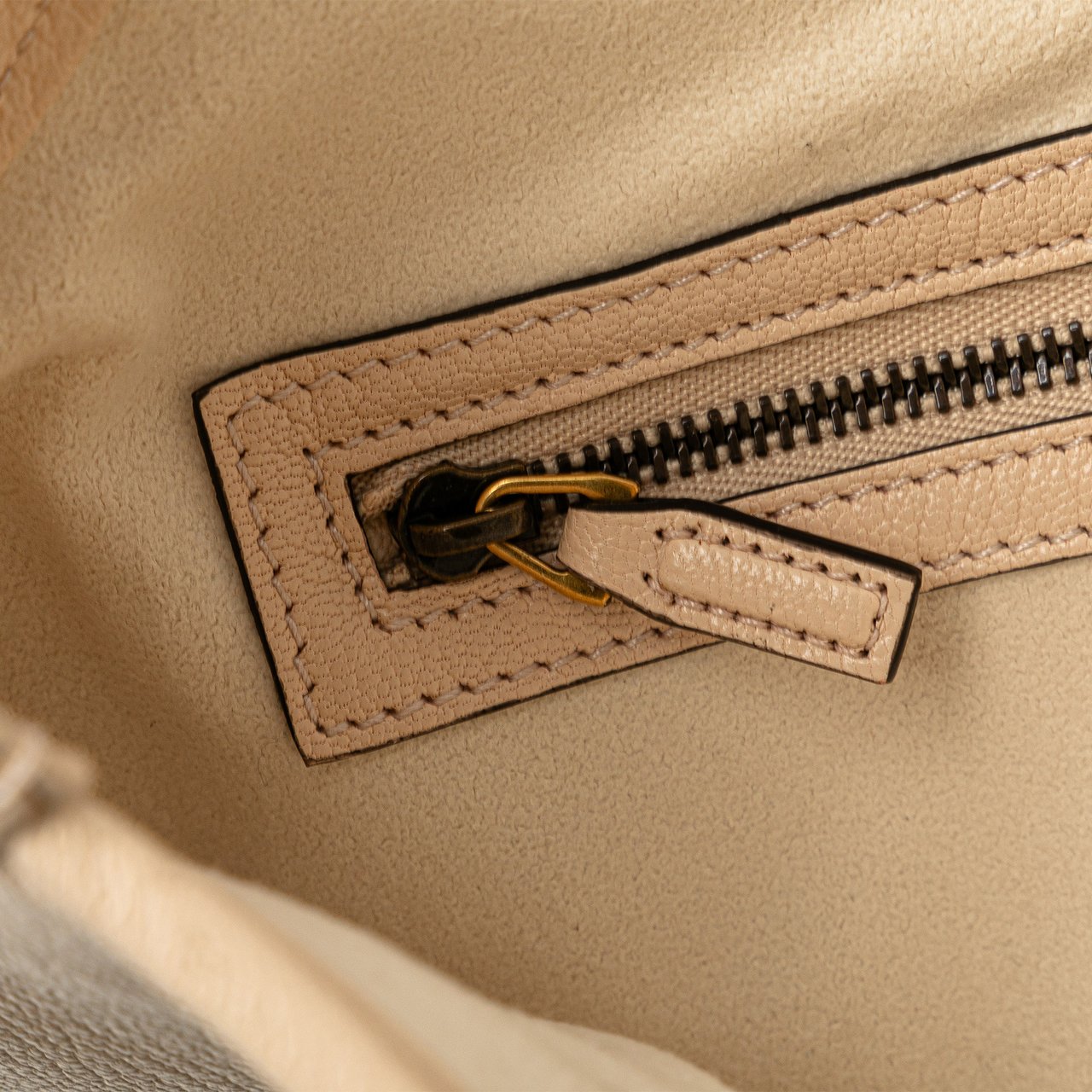 Gucci Medium Leather Aphrodite Crossbody Bruin