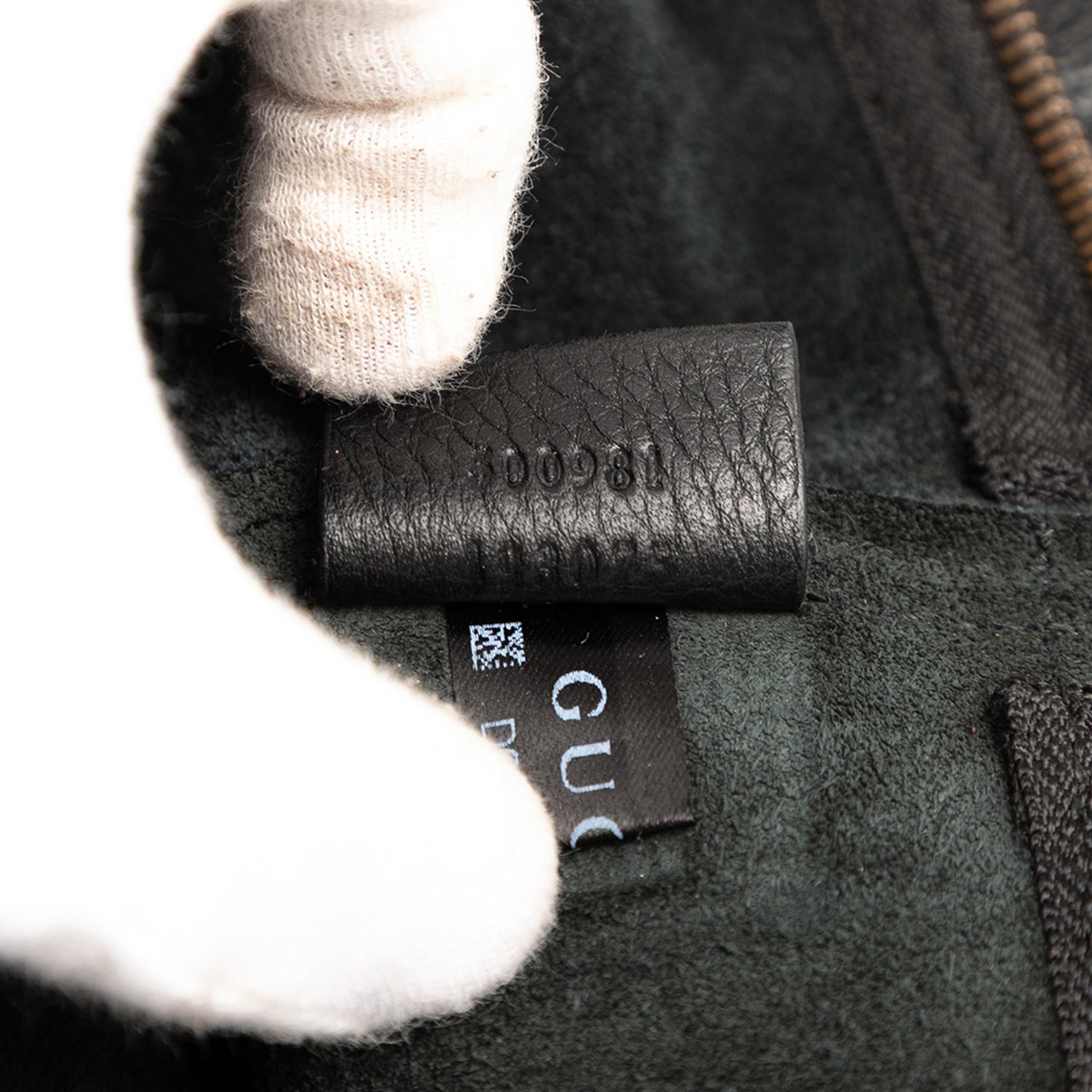 Gucci Medium Leather Logo Portfolio Clutch Zwart