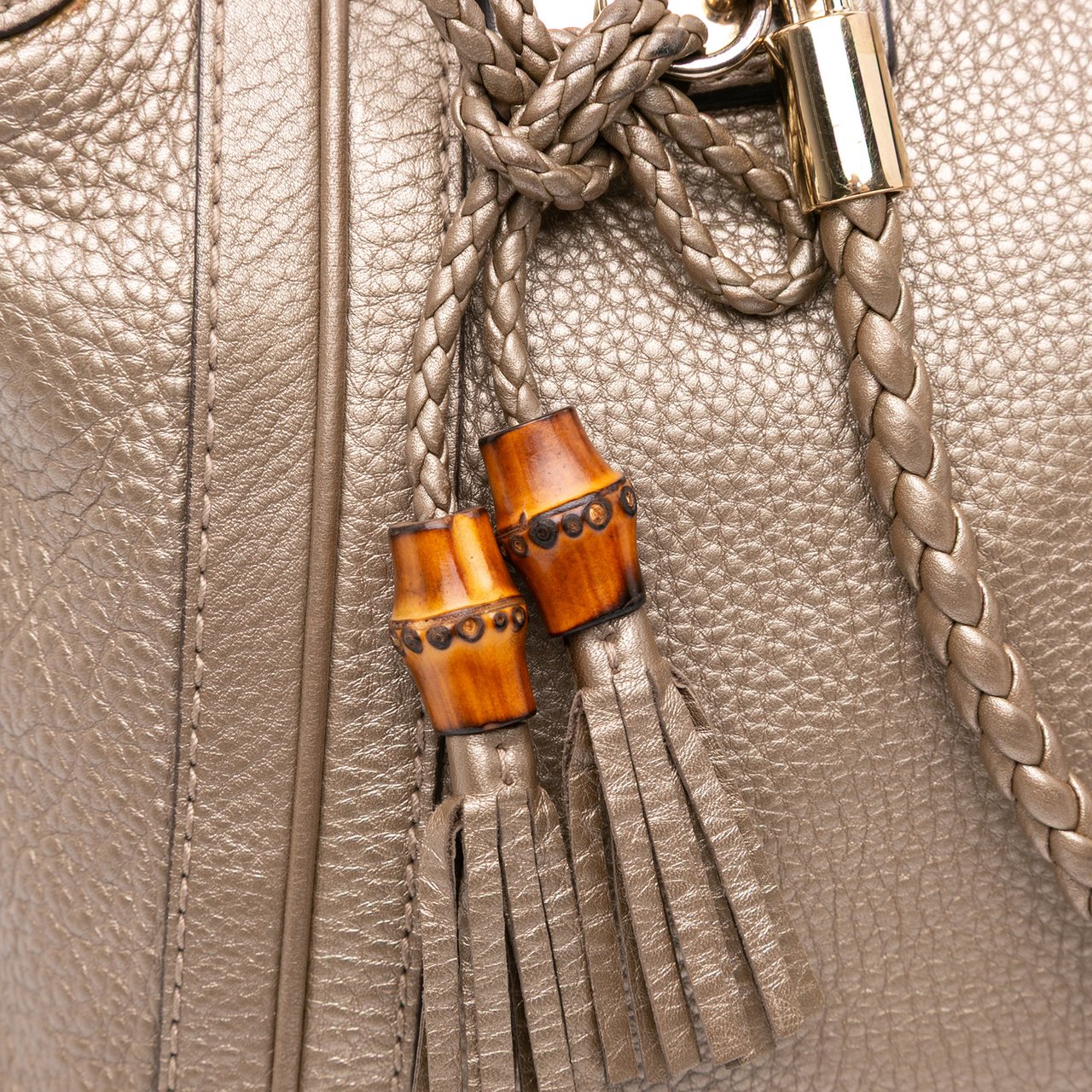 Gucci Large Leather Bella Tote Goud