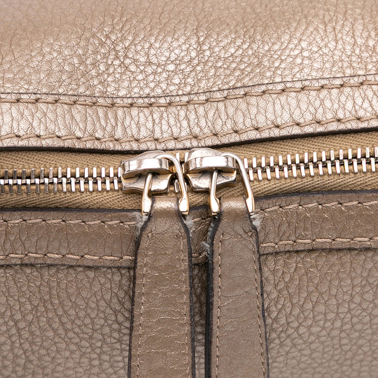 Gucci Large Leather Bella Tote Goud