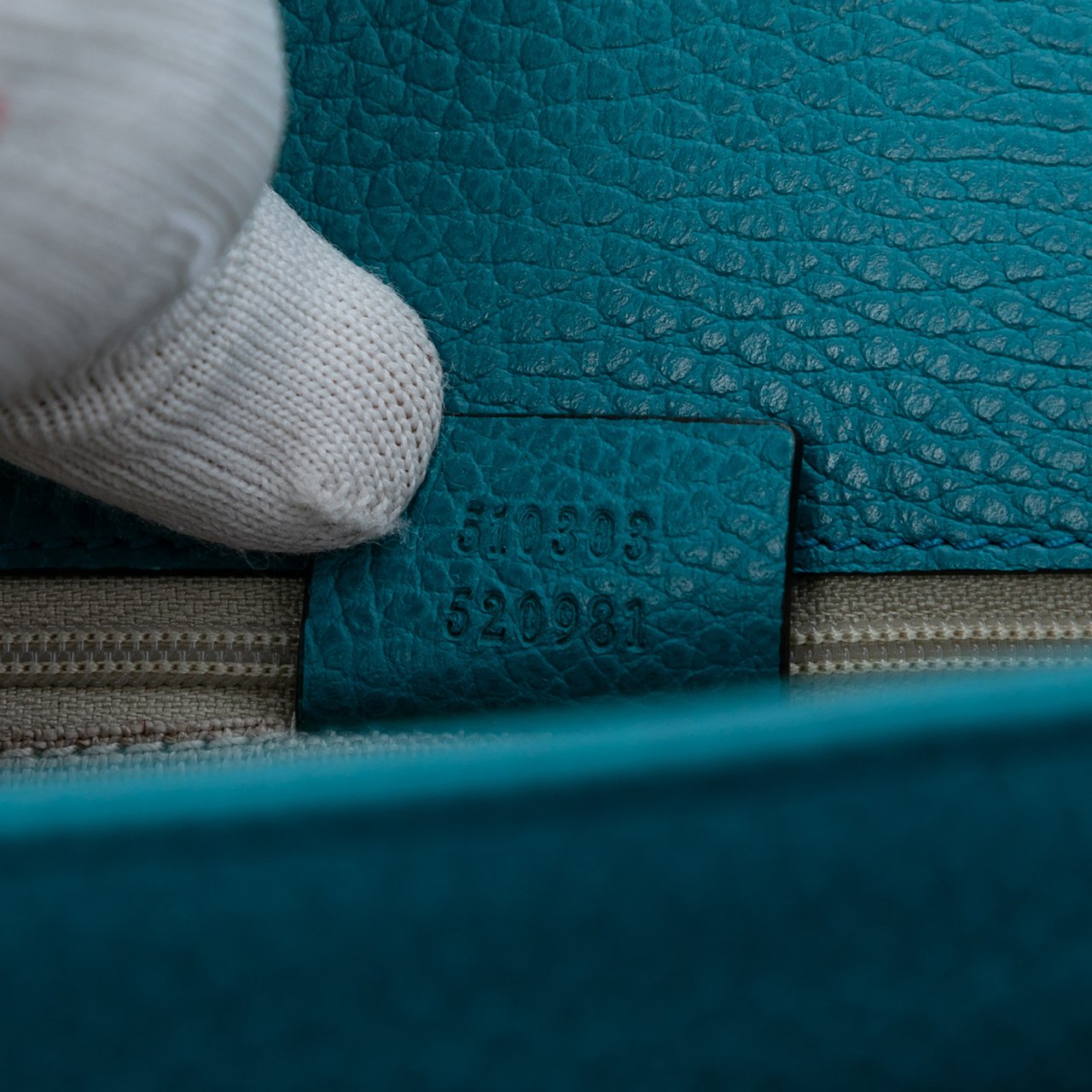 Gucci Medium Dollar Calfskin Interlocking G Crossbody Blauw