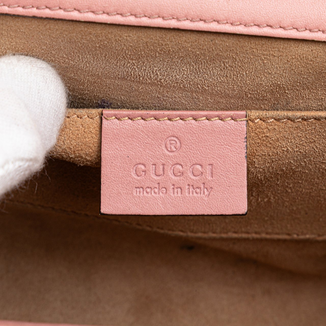Gucci Small Pearl Studded Leather Padlock Crossbody Roze