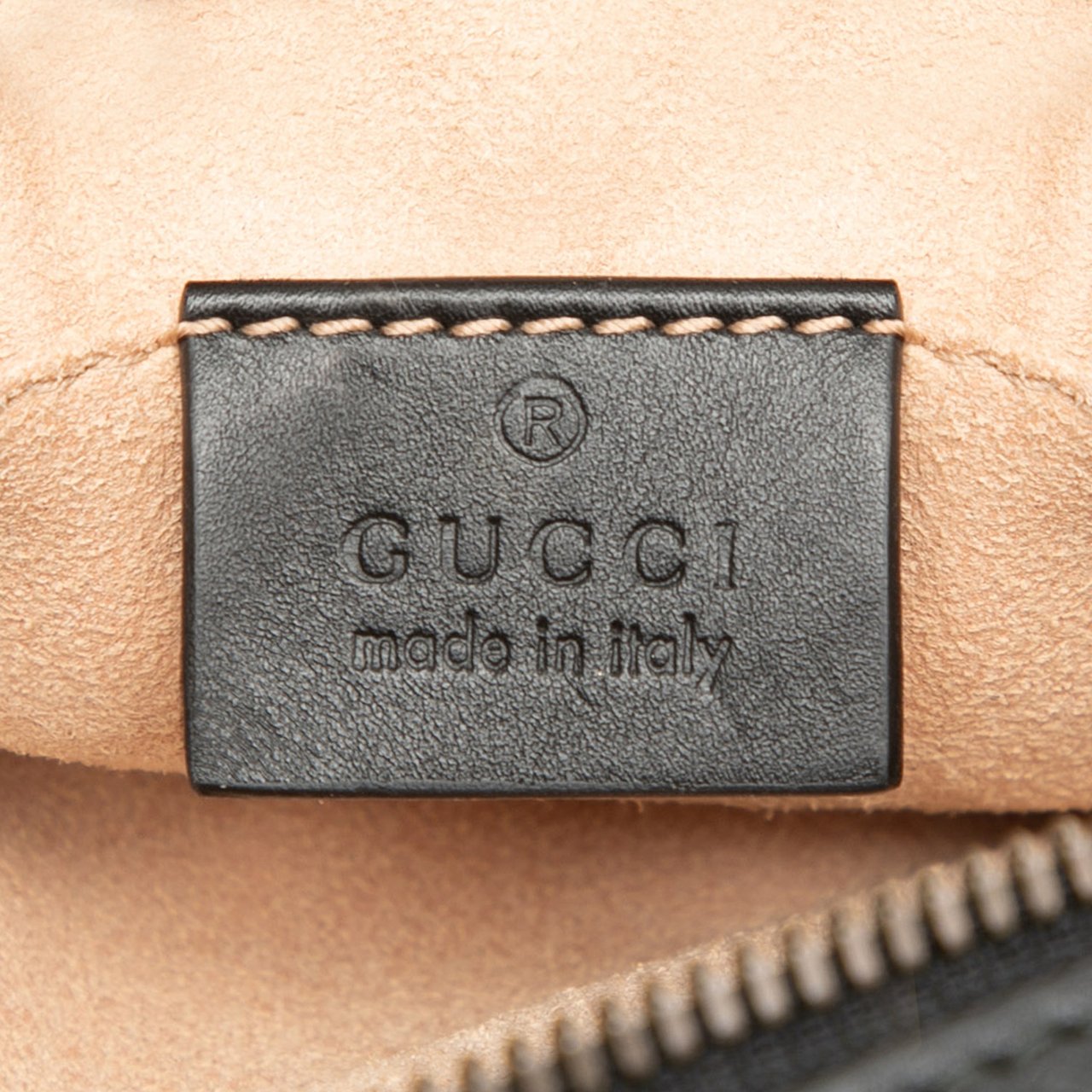 Gucci GG Marmont Matelasse Leather Belt Bag Zwart