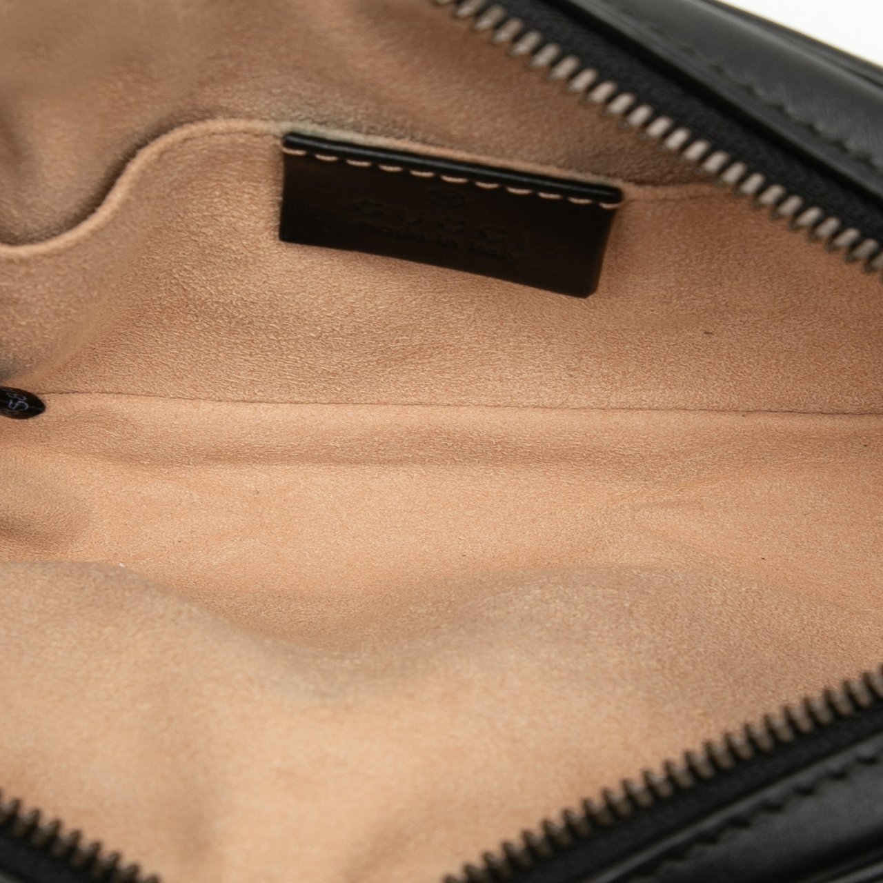 Gucci GG Marmont Matelasse Leather Belt Bag Zwart