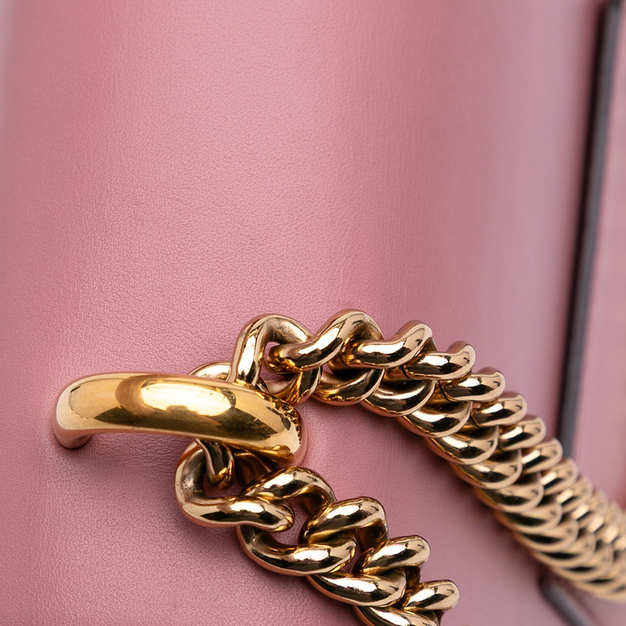 Gucci Medium Leather Padlock Shoulder Bag Roze