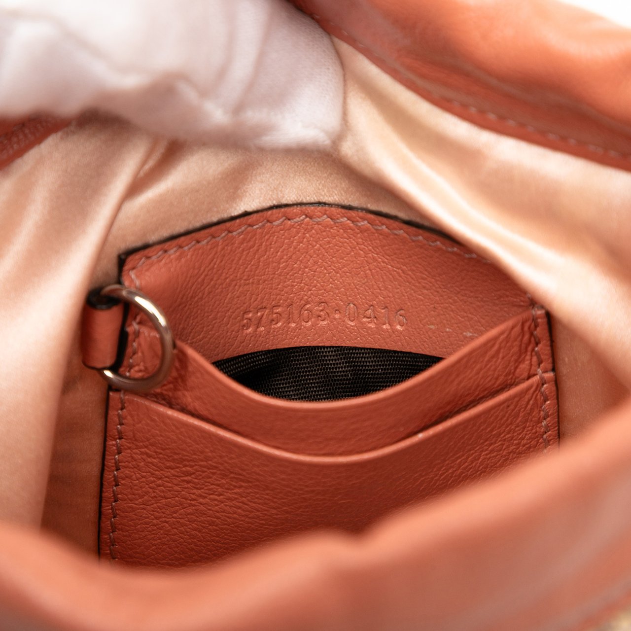 Gucci Small GG Marmont Sequined Diagonal Matelasse Leather Bucket Bag Roze