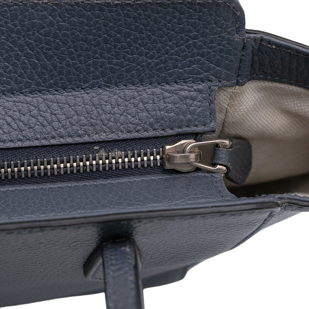 Gucci Mini Leather Swing Satchel Blauw
