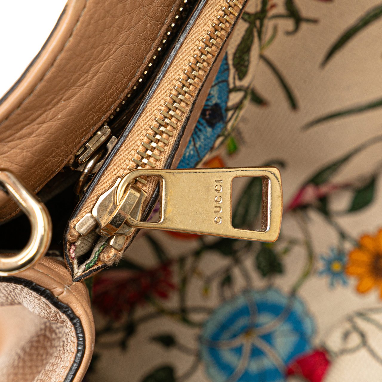 Gucci Medium Calfskin Bamboo Shopper Satchel Bruin
