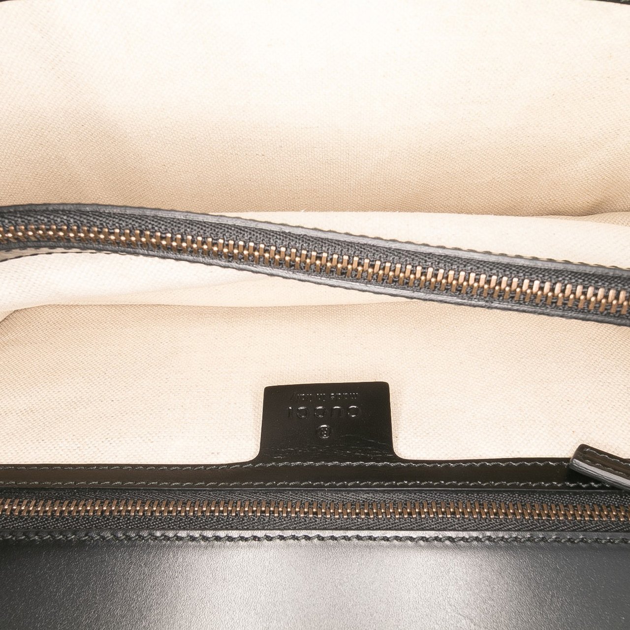 Gucci Medium GG Marmont Leather Chain Flap Zwart