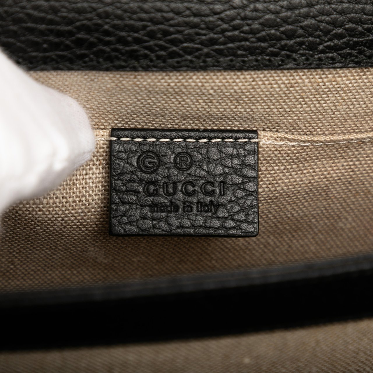 Gucci Small Dollar Calfskin Interlocking G Crossbody Zwart