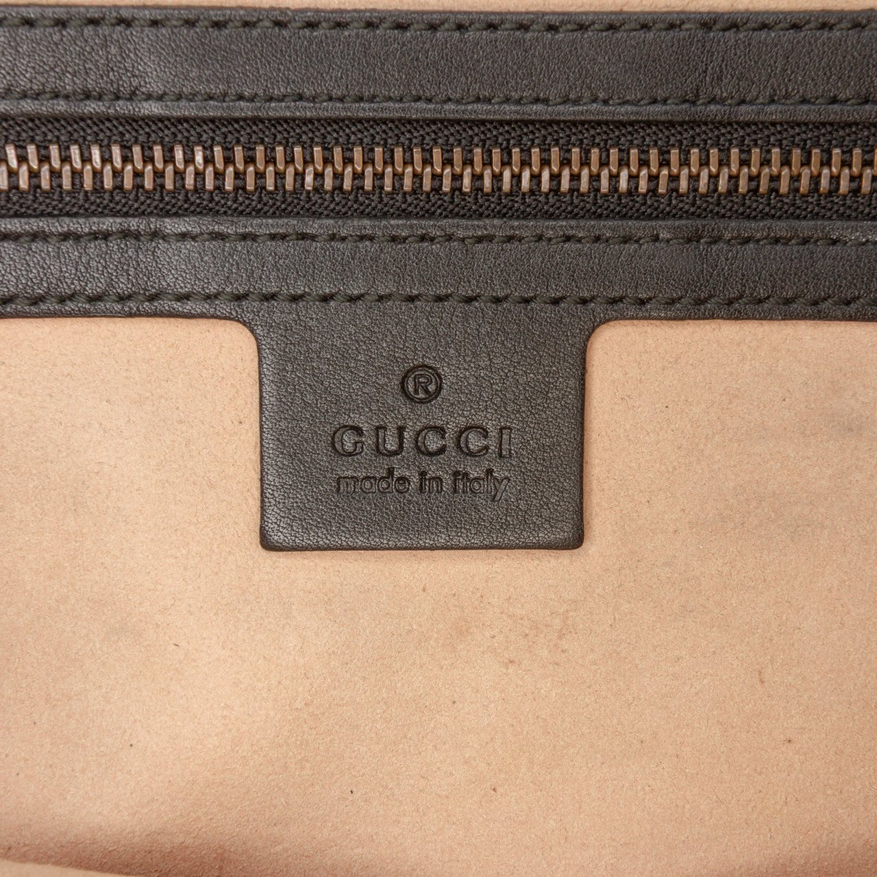 Gucci GG Marmont Matelasse Leather Crossbody Zwart