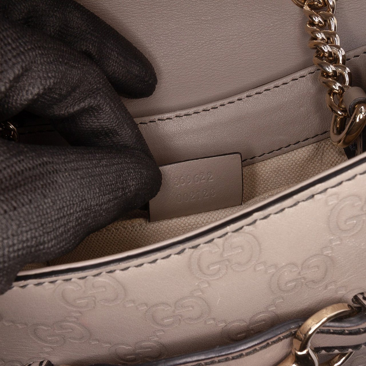 Gucci Mini Guccissima Emily Crossbody Grijs