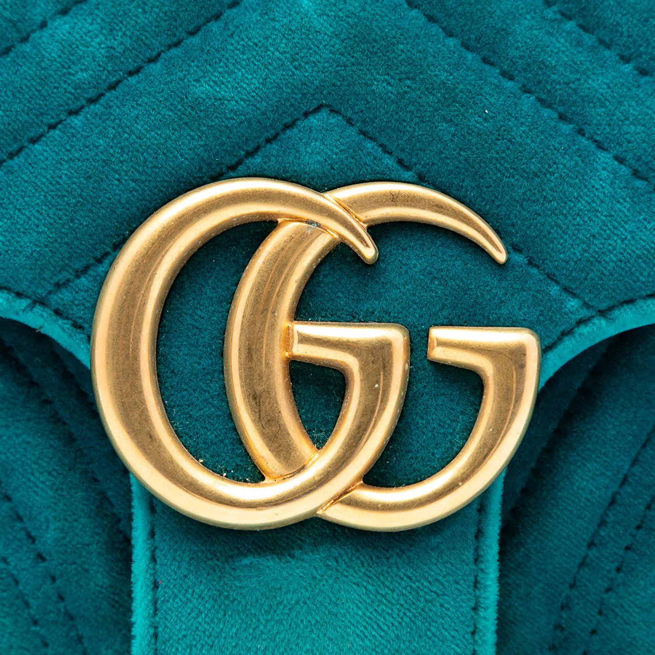 Gucci Medium GG Marmont Matelasse Velvet Shoulder Bag Blauw