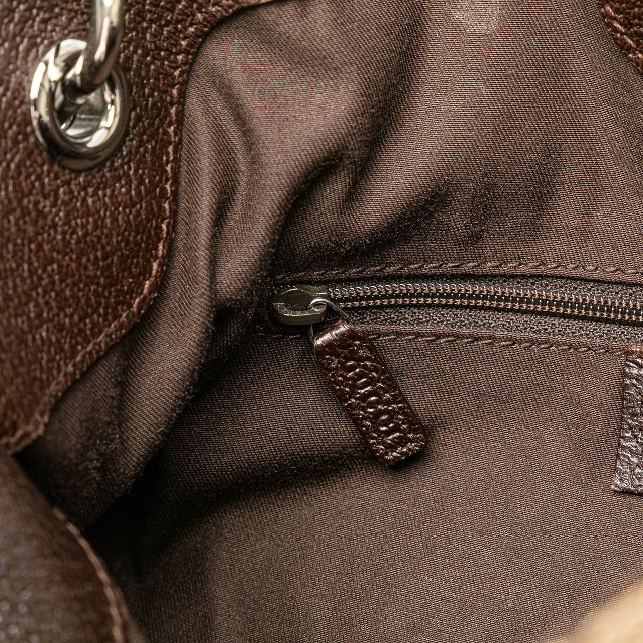 Gucci GG Canvas Eclipse Tote Bruin
