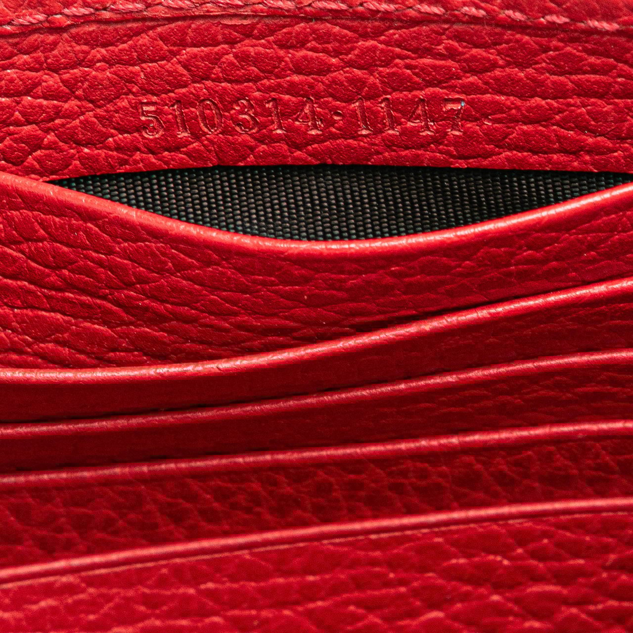 Gucci Leather Interlocking G Dollar Wallet on Chain Rood