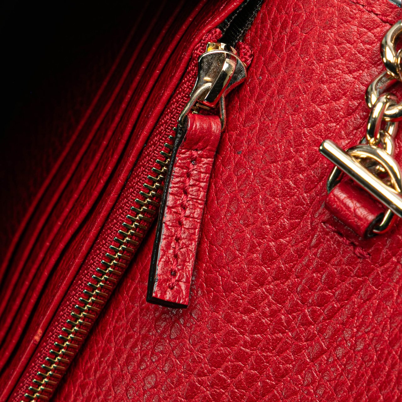 Gucci Leather Interlocking G Dollar Wallet on Chain Rood