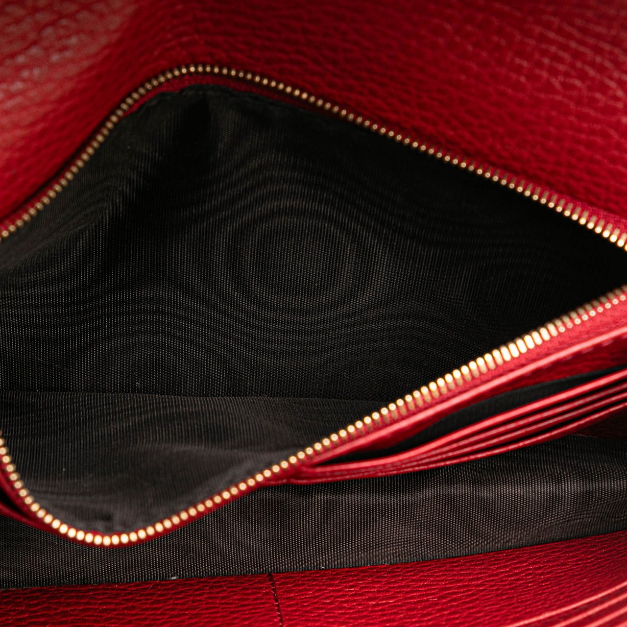 Gucci Leather Interlocking G Dollar Wallet on Chain Rood