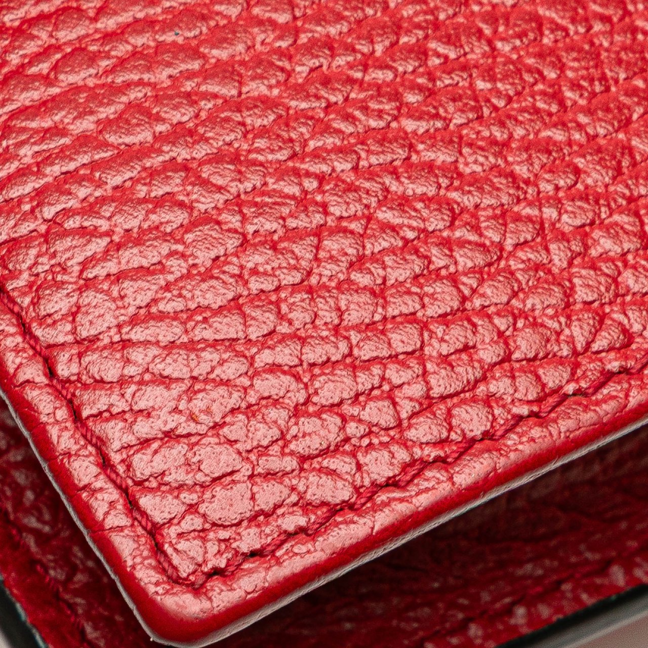 Gucci Leather Interlocking G Dollar Wallet on Chain Rood