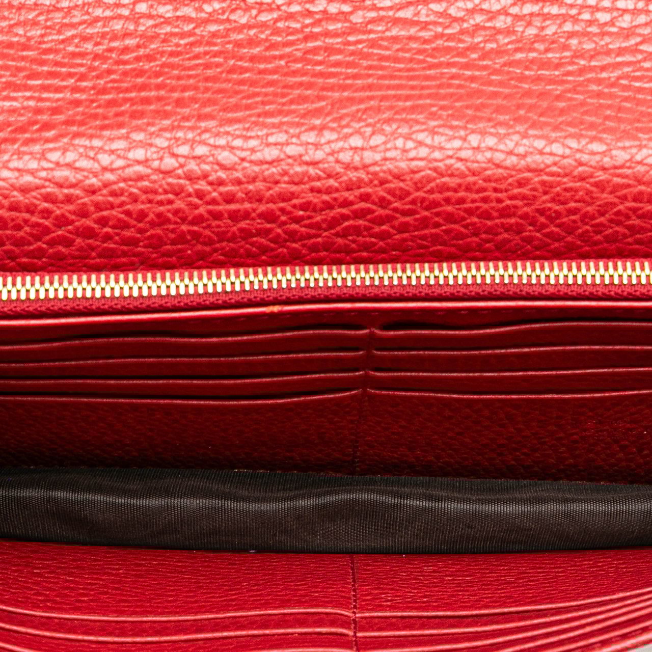 Gucci Leather Interlocking G Dollar Wallet on Chain Rood