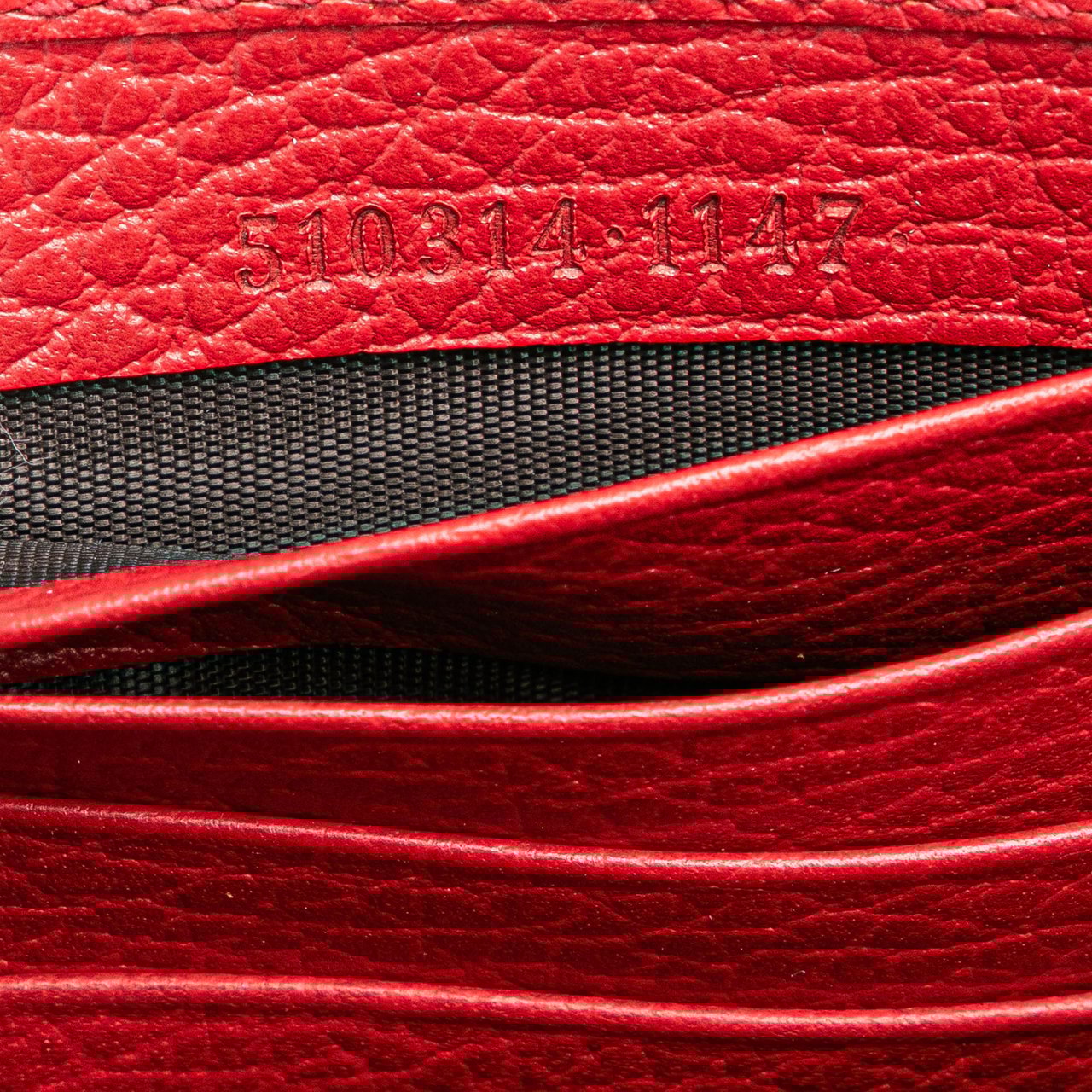 Gucci Leather Interlocking G Dollar Wallet on Chain Rood