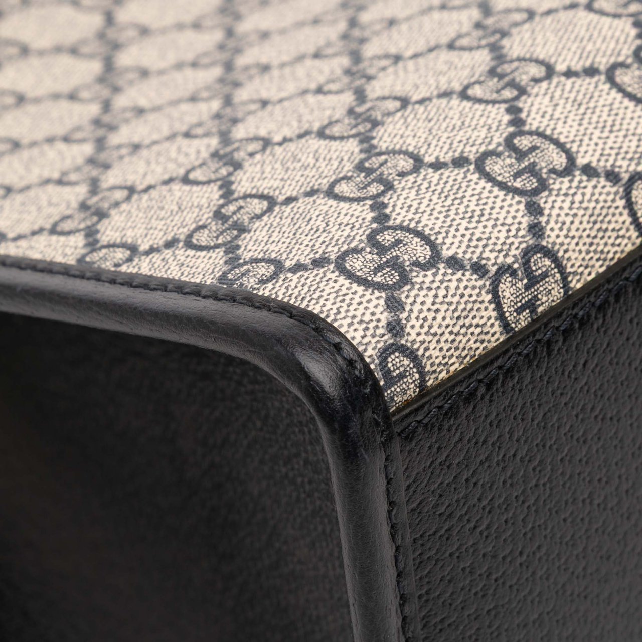 Gucci Small GG Supreme Interlocking G Tote Bruin