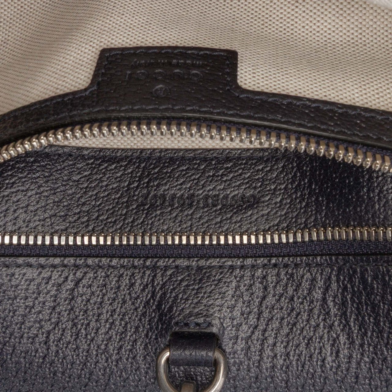 Gucci Small GG Supreme Interlocking G Tote Bruin