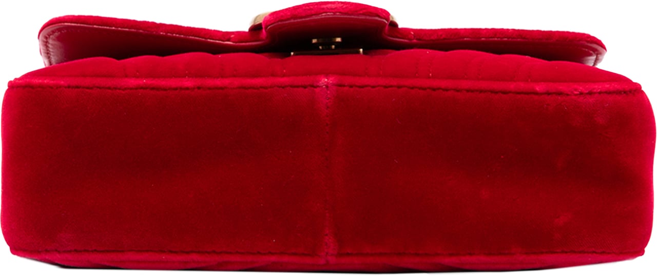 Gucci Small GG Marmont Matelasse Velvet Shoulder Bag Rood