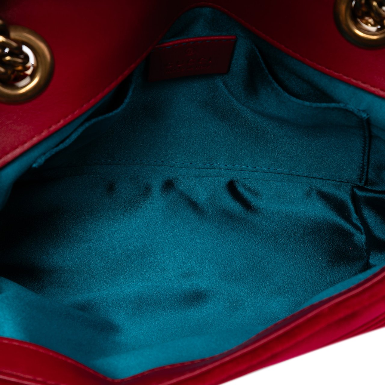 Gucci Small GG Marmont Matelasse Velvet Shoulder Bag Rood