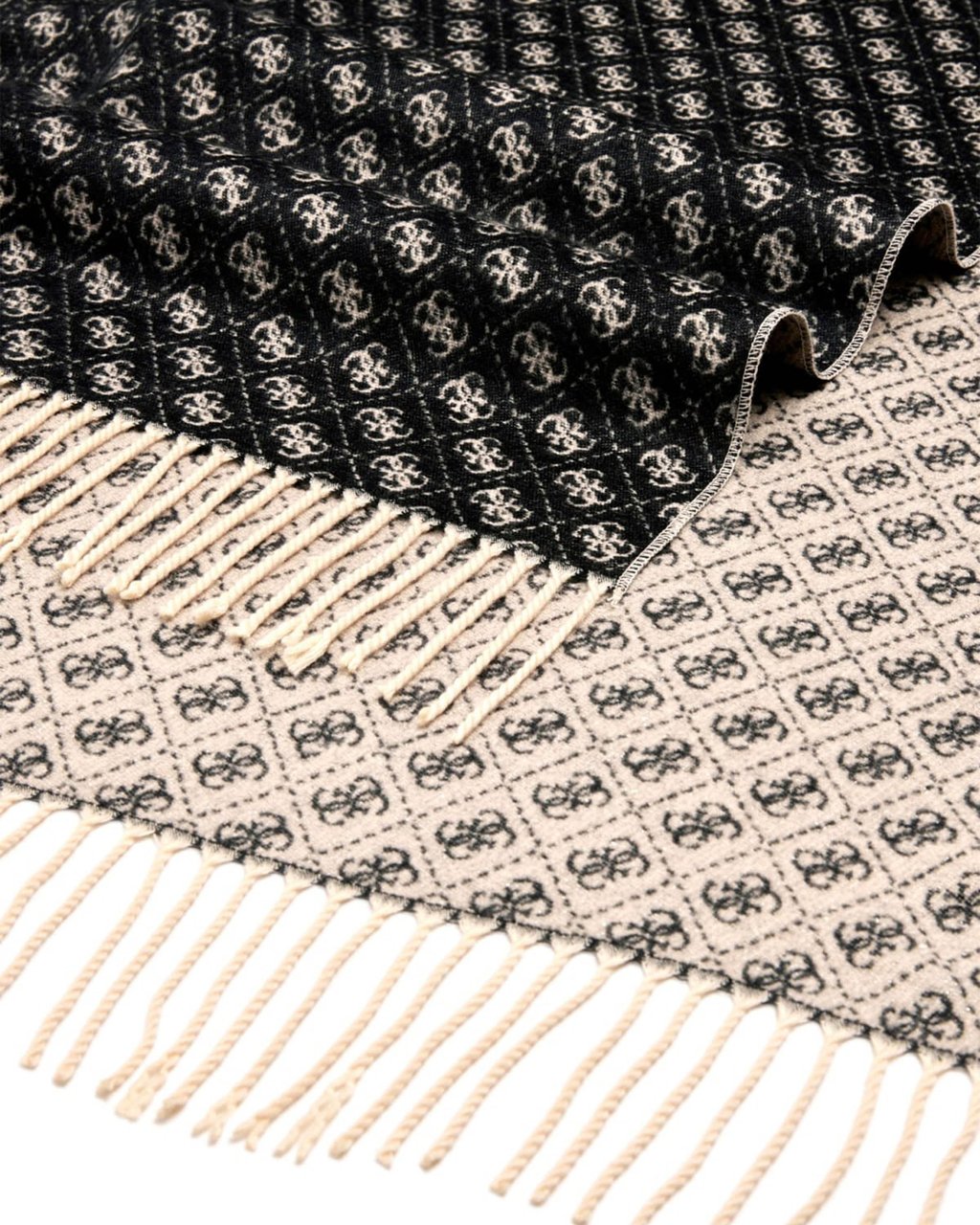 Guess Sjaal 60X180 Zwart