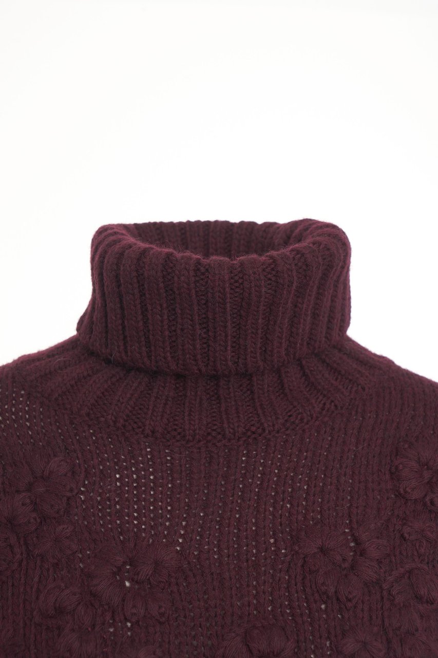 Guess Turtleneck sweater with embroideries Rood