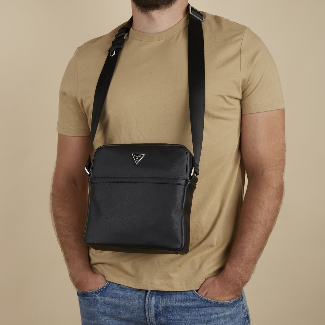 Guess Certosa Saffiano Kunstleer Crossbody Tas Zwart
