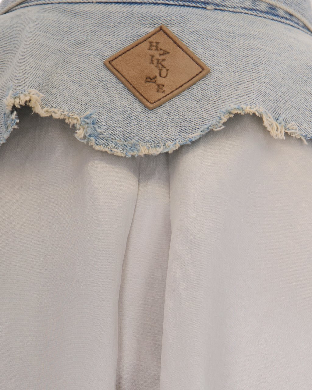 Haikure Sleeveless Denim Gilet with Button Closure and Distressed Hem Grijs