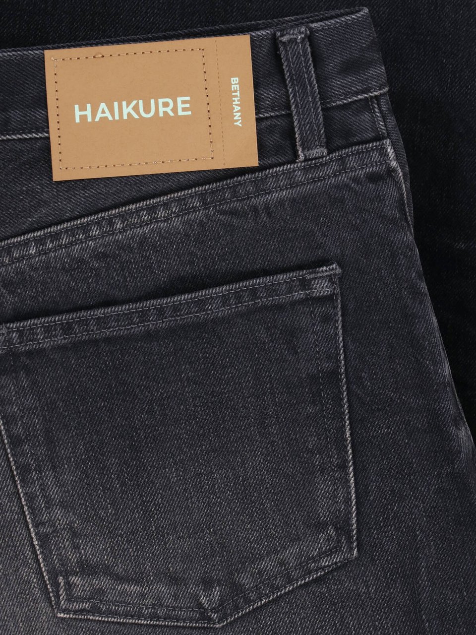 Haikure Wide-Leg Black Denim Bethany Jeans With Five-Pocket Design Zwart