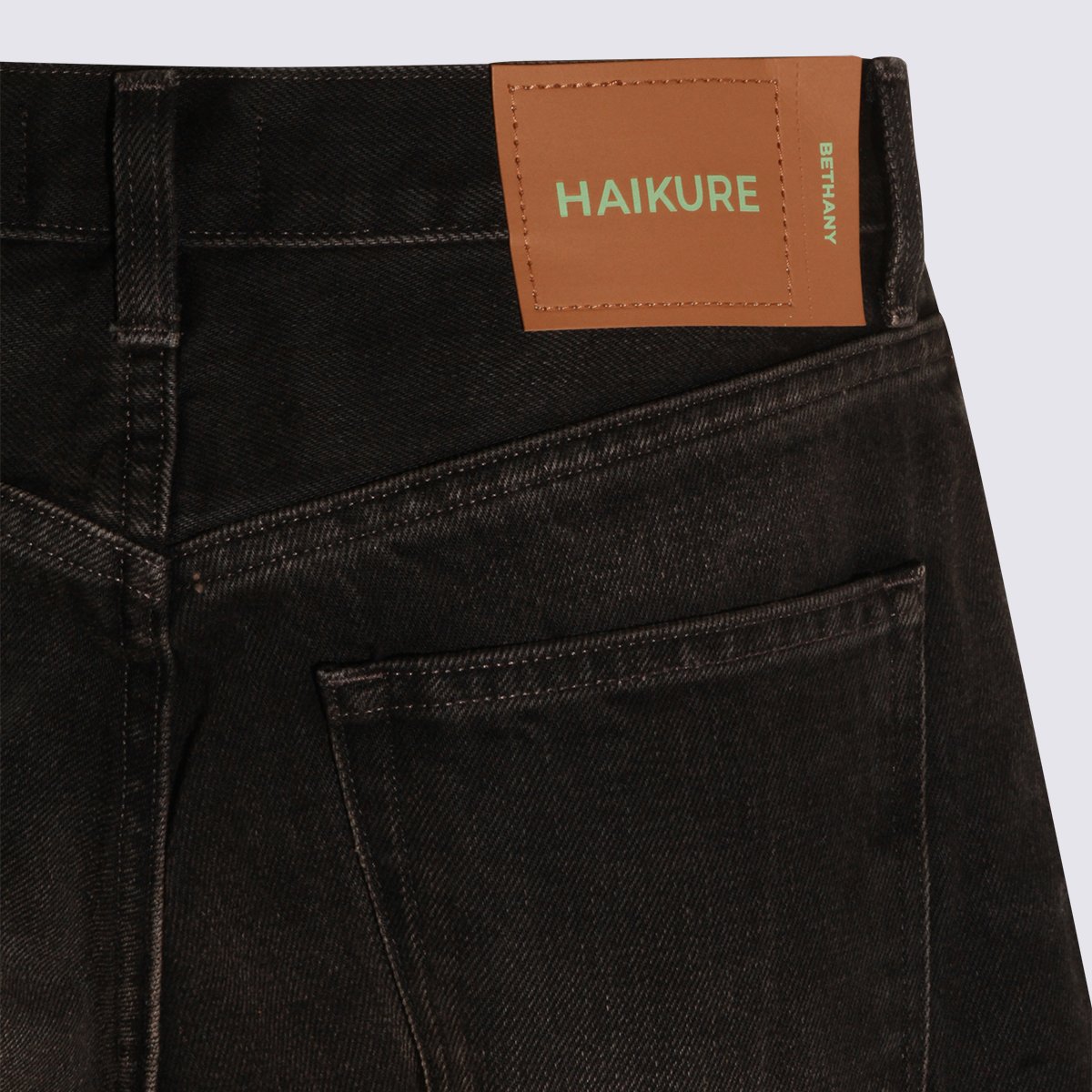Haikure High-Waisted Wide-Leg Jeans With Classic Five-Pocket Styling Zwart