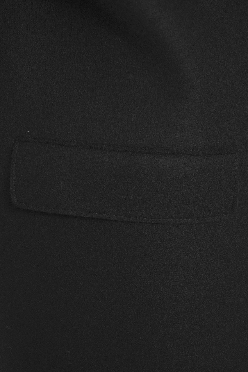 Harris Wharf London Virgin wool coat Zwart