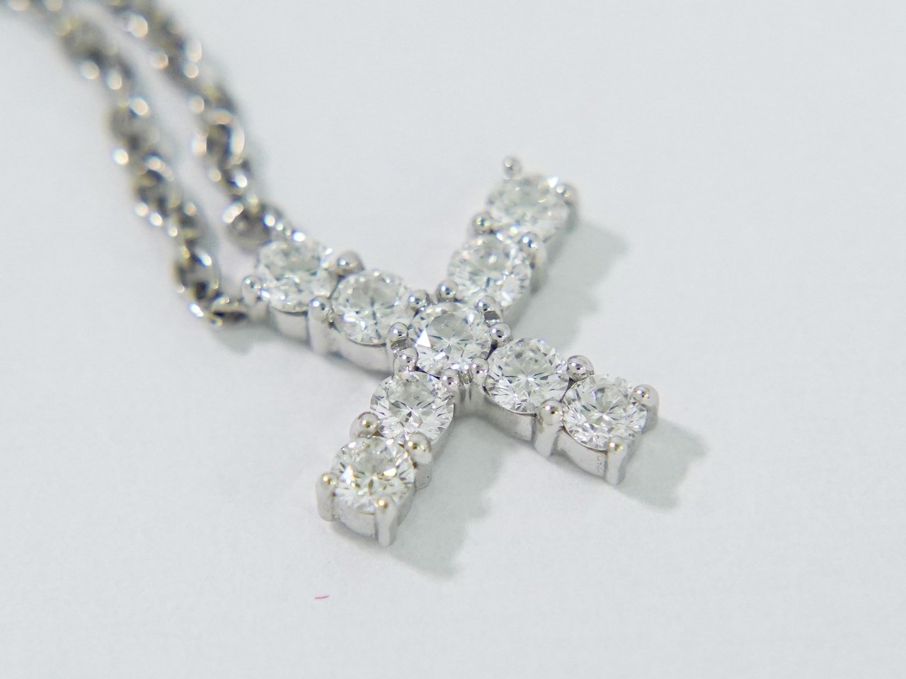 Harry Winston Harry Winston Cross Pendant Necklace Platinum with Diamonds Zilver