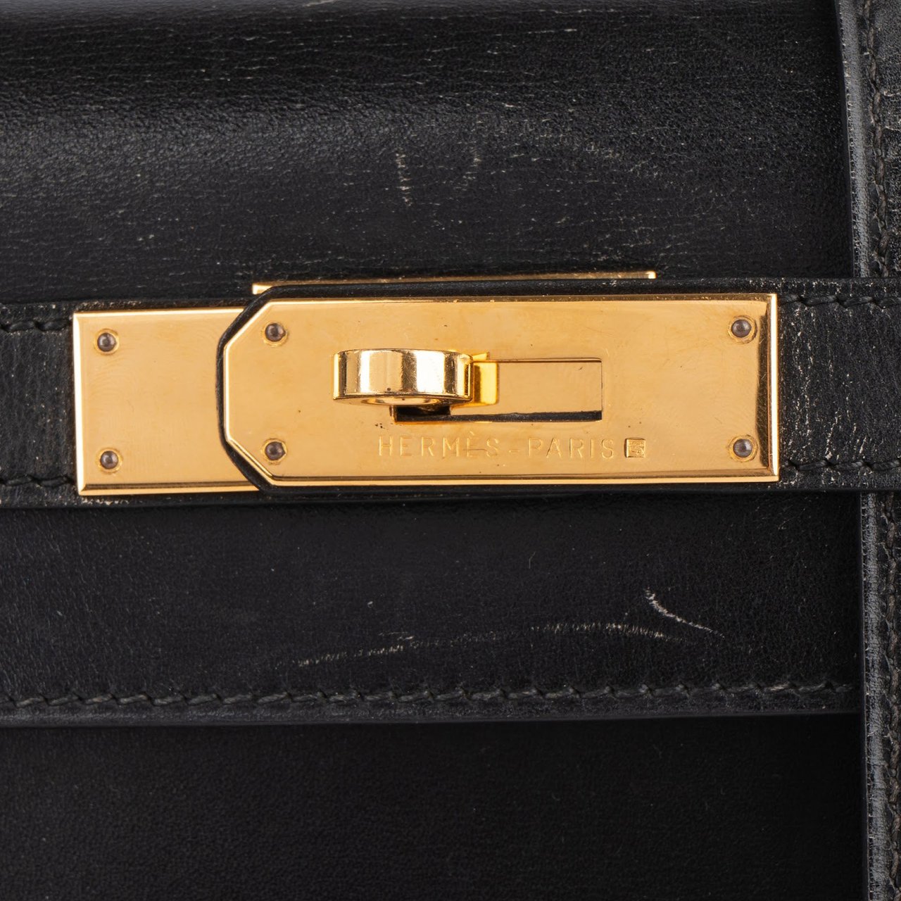 Hermès Hermès Noir Box Calf Leather Kelly 28 Handbag Zwart