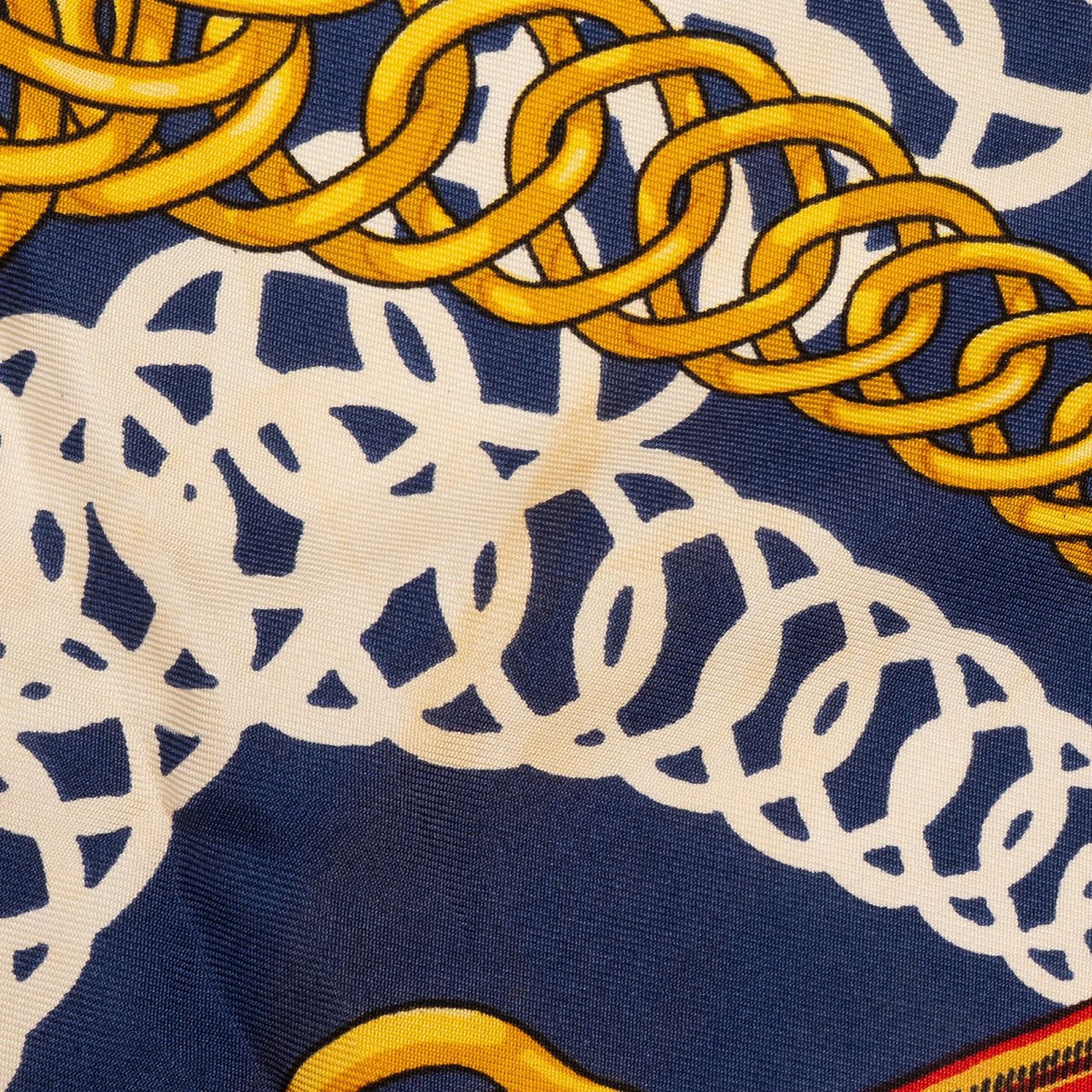 Hermès Hermès Silk Maillons Carré 90 Silk Tuch Scarf Rood