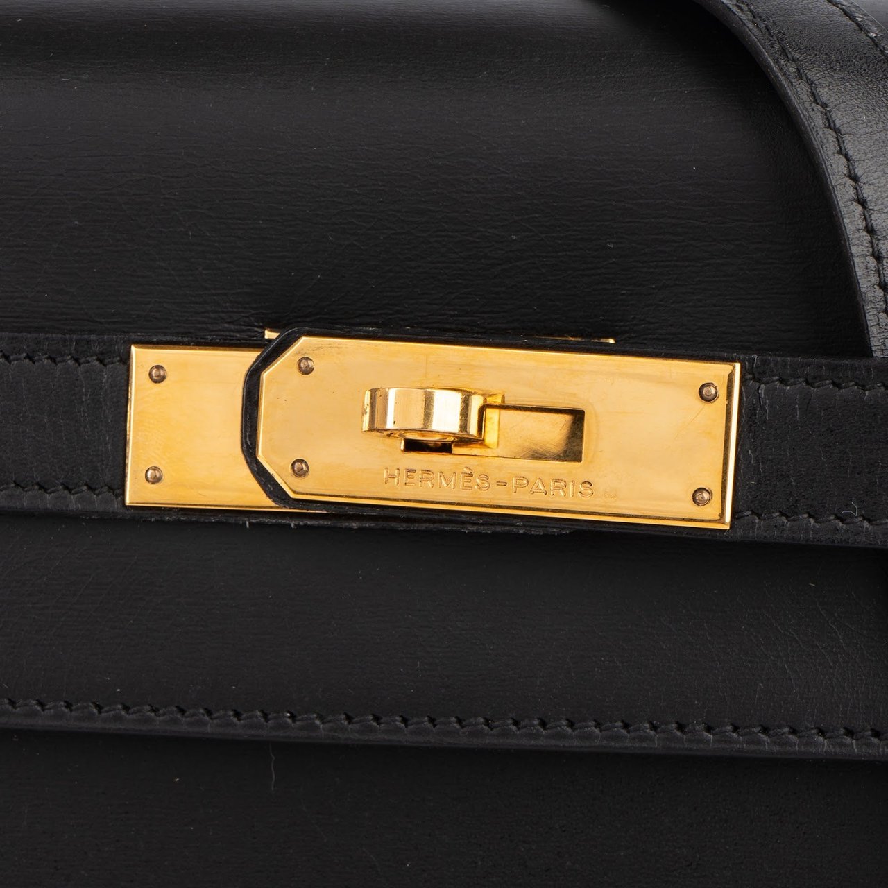 Hermès Hermès Box Calf Leather Kelly 32 Handbag Zwart