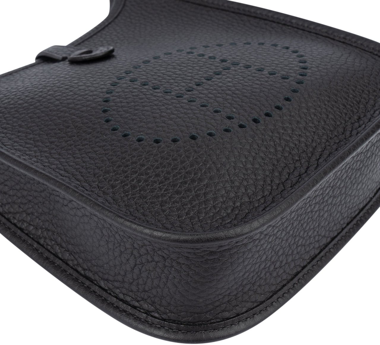 Hermès Hermès Clemence Leather Evelyne 16 Crossbody Bag Zwart