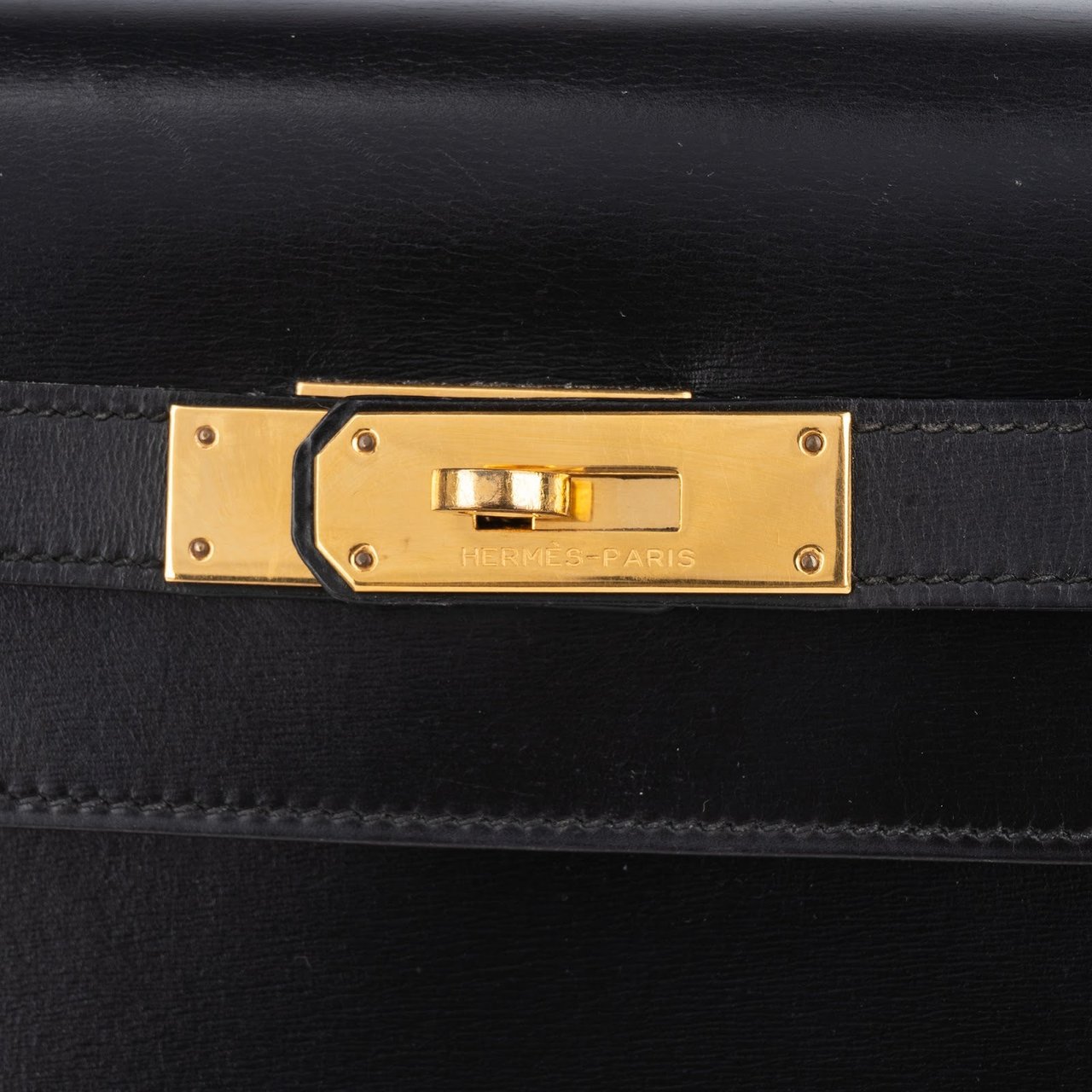Hermès Hermès Noir Box Calf Kelly 32 Sellier Handbag Zwart