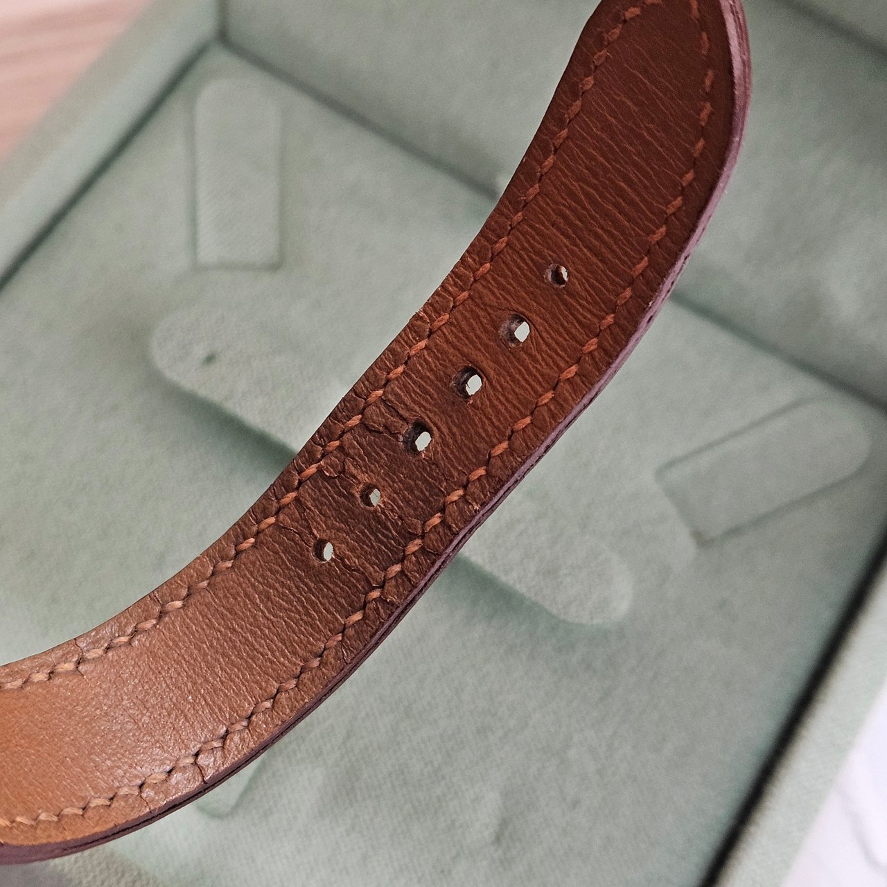 Hermès Hermès Gold Tone Heure H HH1.201 Women Watch Oranje