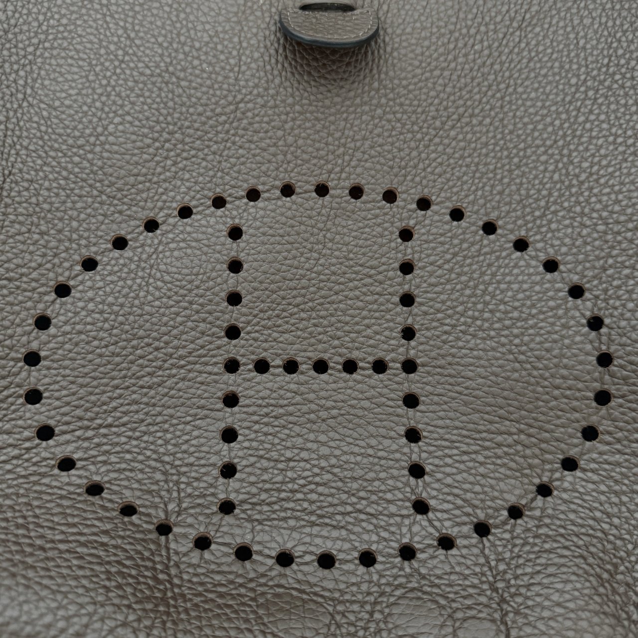 Hermès Hermès Evelyne 33 Taurillon Clemence Argile Fullset / sehr gut Bruin