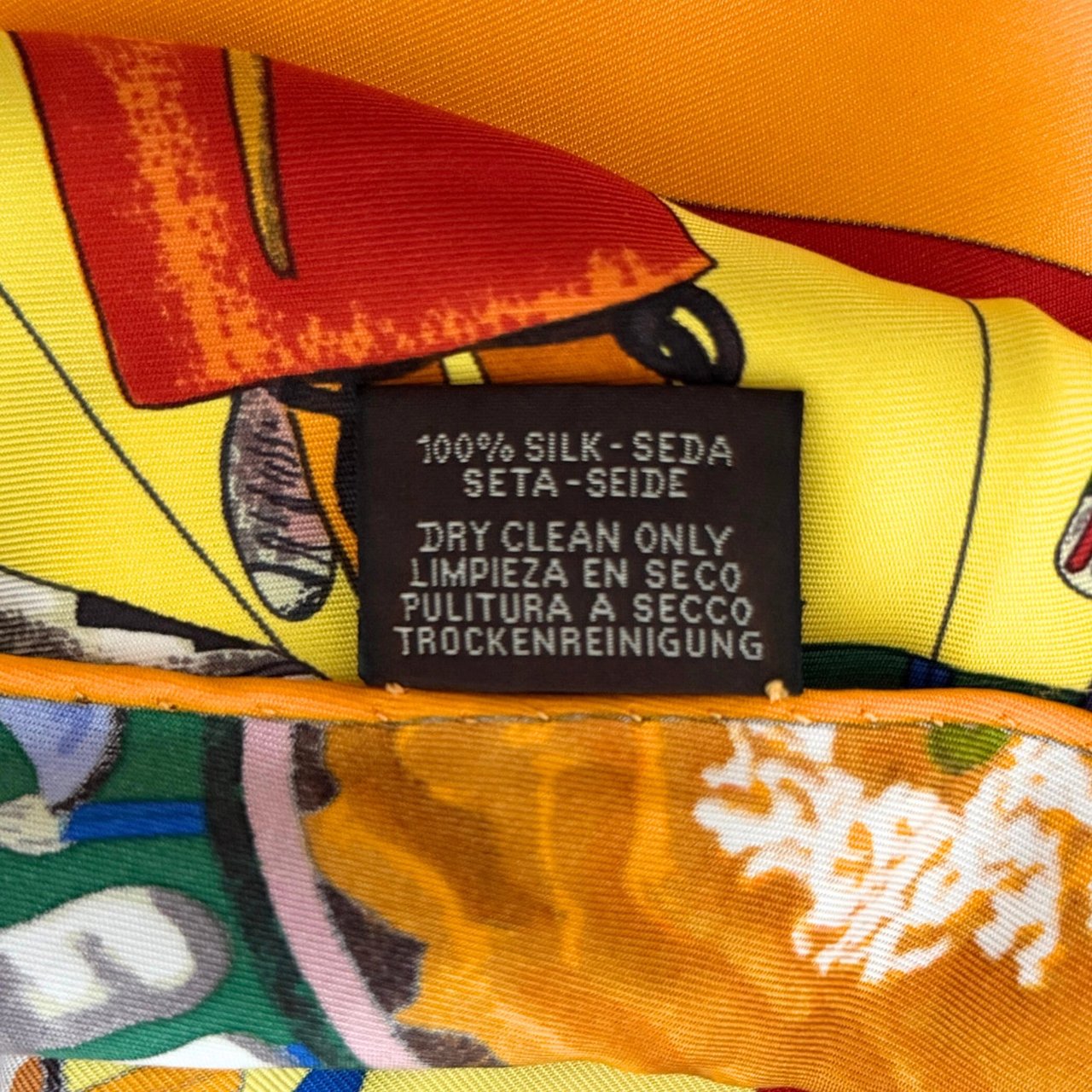 Hermès Hermès Dreieckstuch Kashina Orange Gelb / sehr gut Oranje