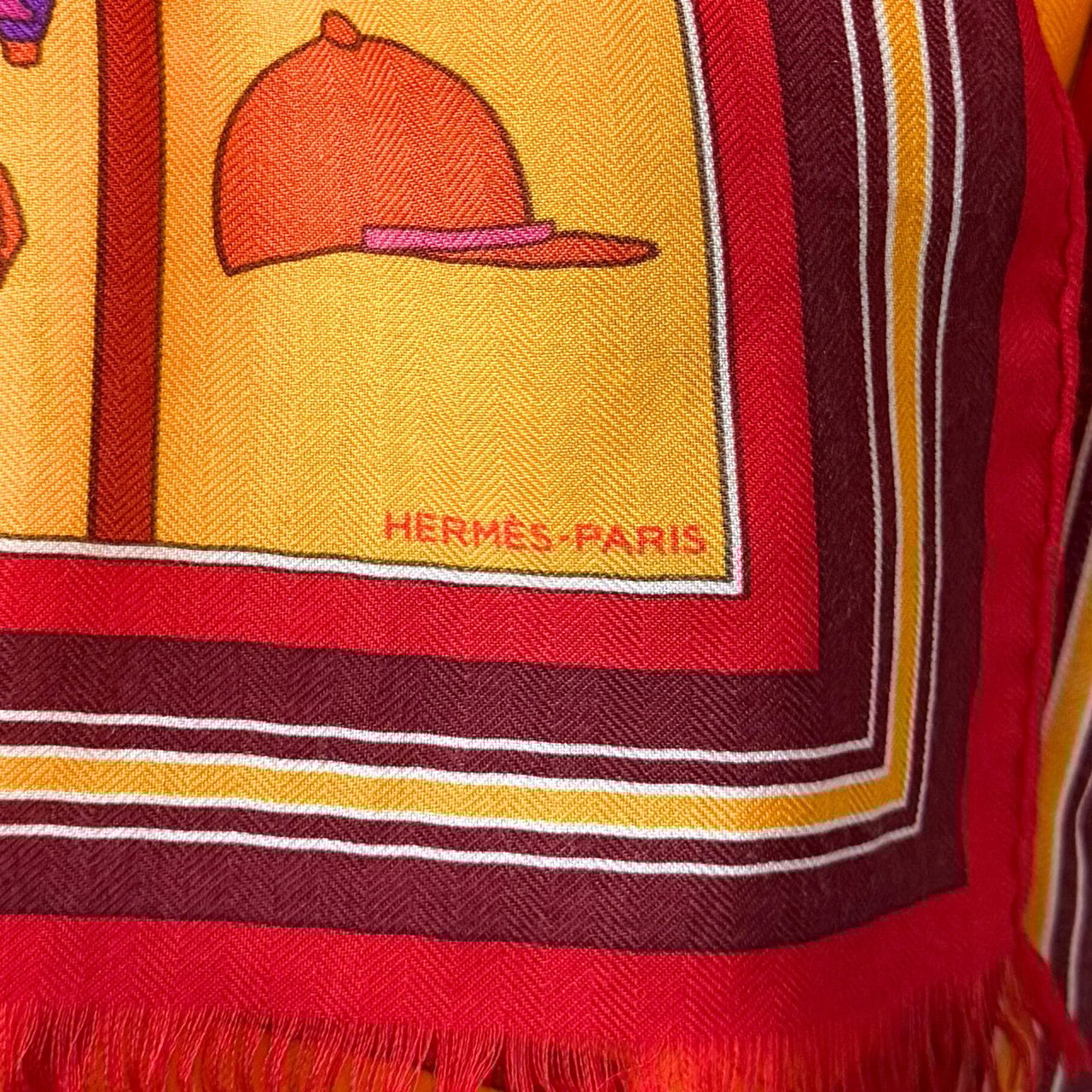 Hermès Hermès Schal Pferd Gelb Rot / neuwertig Oranje