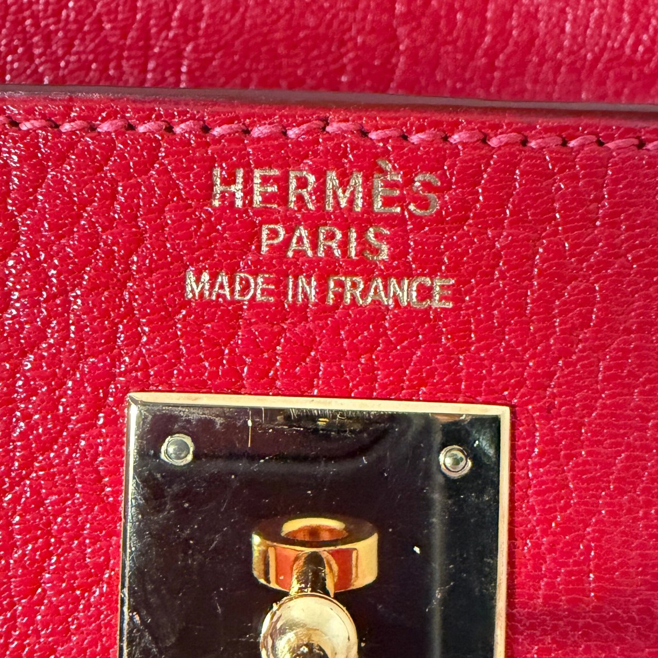 Hermès Hermès Vintage Chèvre Mysore Retourné 35 Kelly Bag Rouge Vif goldene Hardware / sehr gut Rood