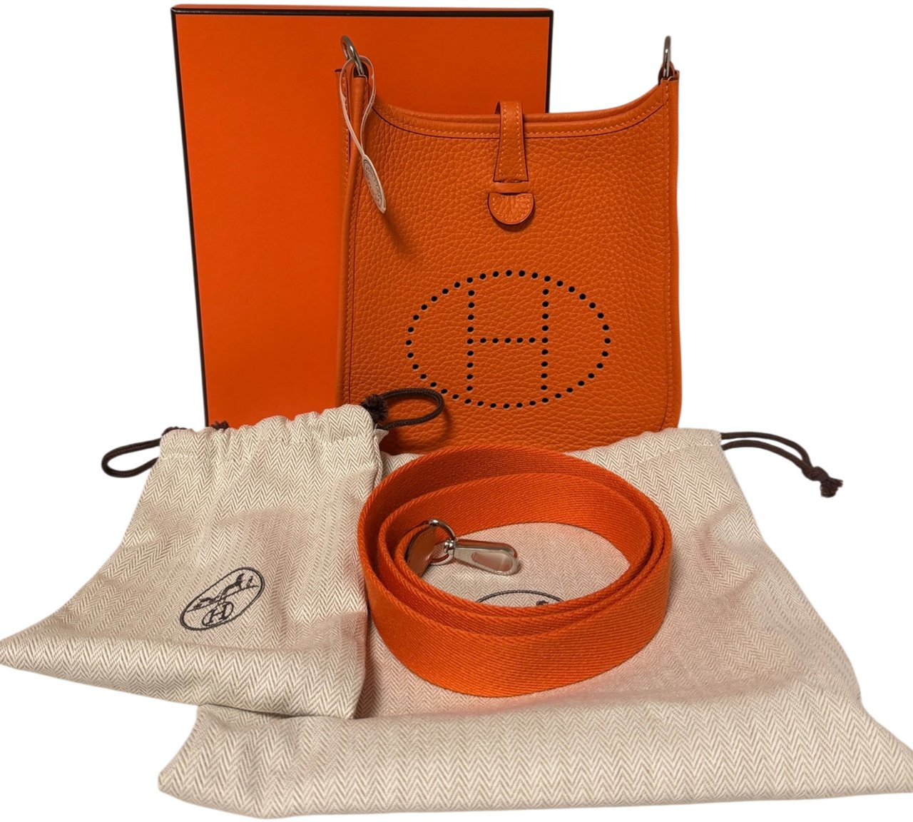 Hermès Hermès Evelyne 16 Leather Orange Full Set 2026 Oranje