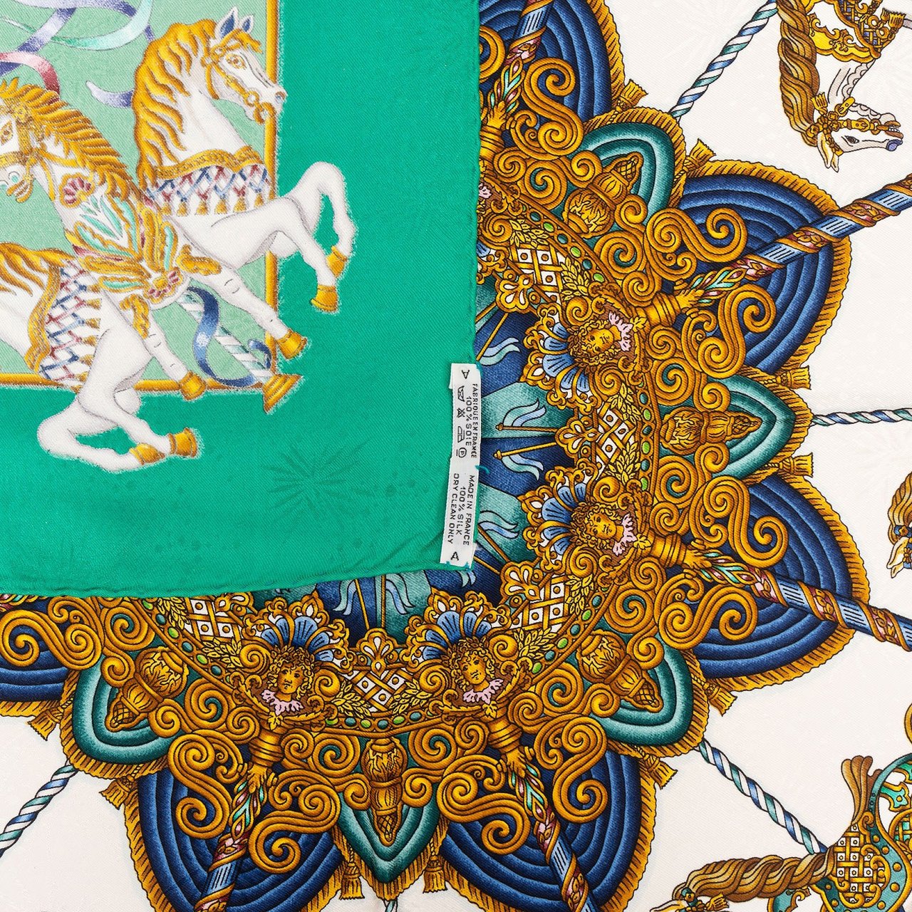 Hermès Hermès Carrousel Silk Carre 90 Scarf Tuch Groen