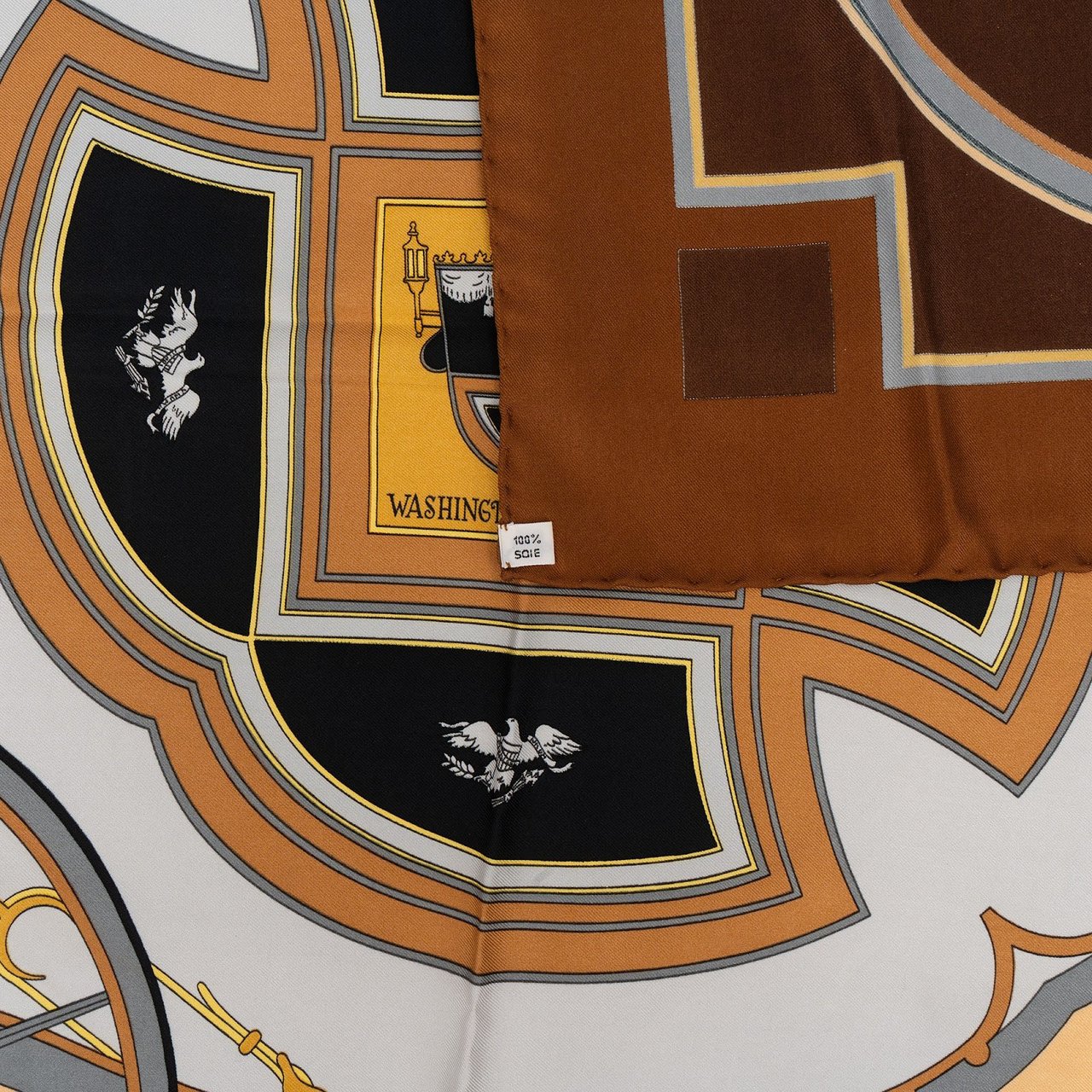 Hermès Washington's Carriage Silk 90 Scarf Tuch Bruin